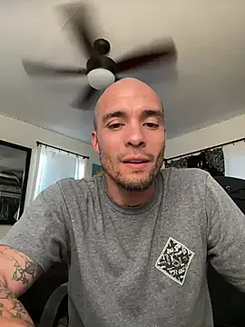 bisexualmilf – webcam model profile photo Image 3