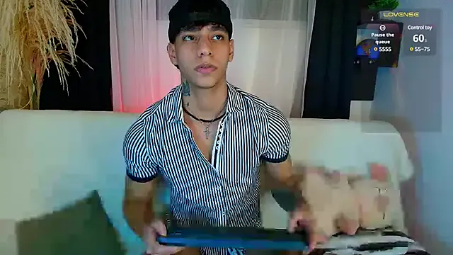 xsillymillyx – webcam model profile photo Image 3