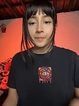 mariannsullivant – webcam model profile photo Image 12