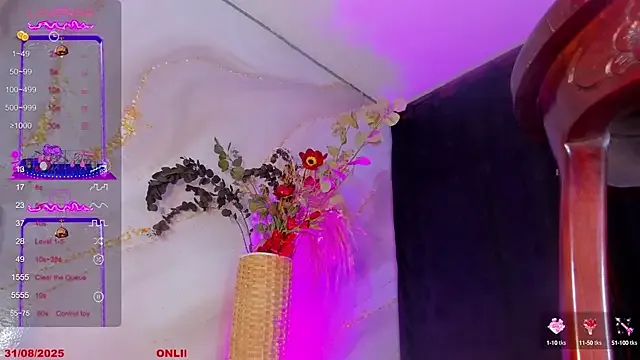 RoxyScarlett chat room preview Image 10