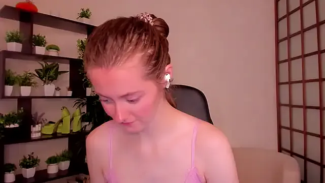 Take1668 – webcam model profile photo Image 14