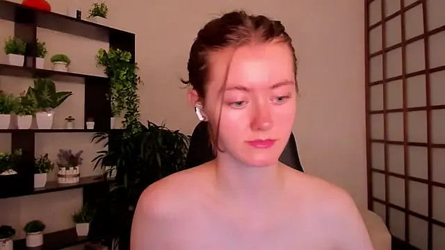 Take1668 – webcam model profile photo Image 6