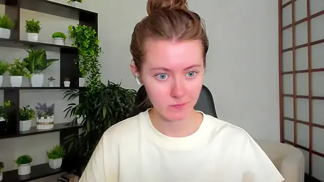 Take1668 – webcam model profile photo Image 9