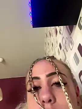 RoxyScarlett chat room preview Image 10