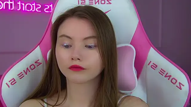 KeiraAsti Image 7
