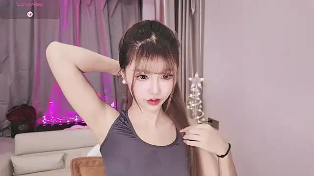 MaeAnna – webcam model profile photo Image 11