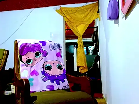 skinny_candy18 – webcam model profile photo Image 6