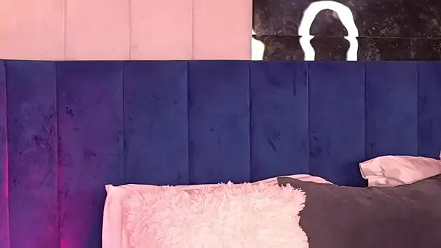 Charlotte_18 – webcam model profile photo Image 18