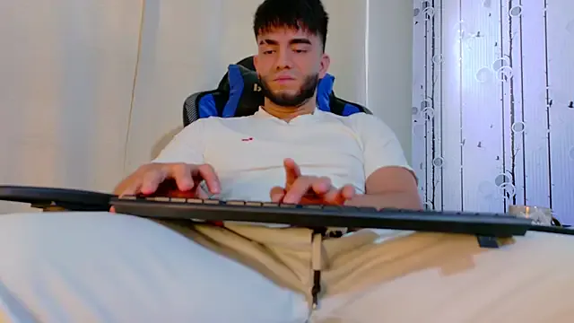 sara_whooops – webcam model profile photo Image 16