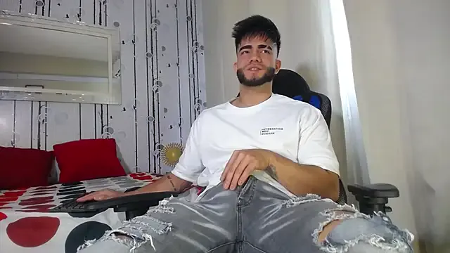 sara_whooops – webcam model profile photo Image 9