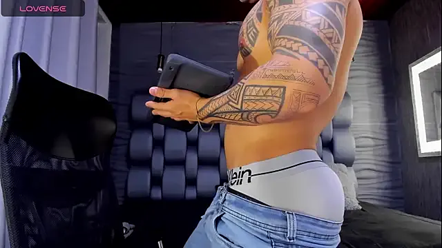 skinny_candy18 – webcam model profile photo Image 2