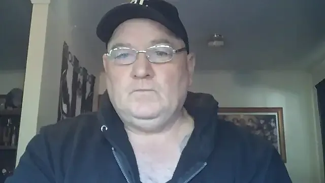 GmGit – webcam model profile photo Image 13