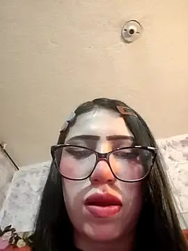 suannedoriean – webcam model profile photo Image 12