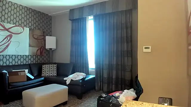 ella_lee15 – webcam model profile photo Image 4