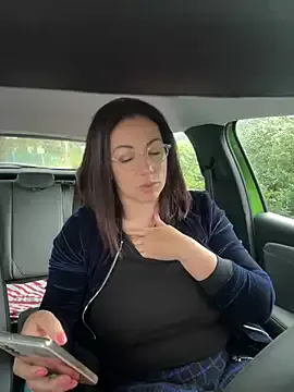 Megu_Melon – webcam model profile photo Image 2