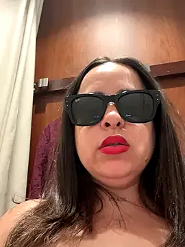 nickyplus – webcam model profile photo Image 15