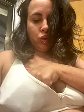 nickyplus – webcam model profile photo Image 2