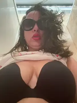 nickyplus – webcam model profile photo Image 5