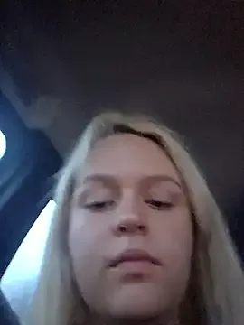 SallyDinosaur chat room preview Image 4