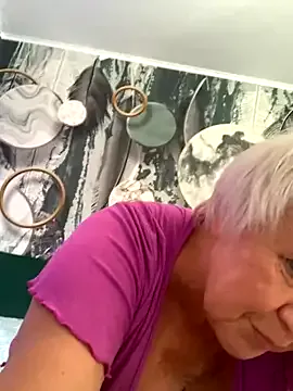 someone_sweet – webcam model profile photo Image 5