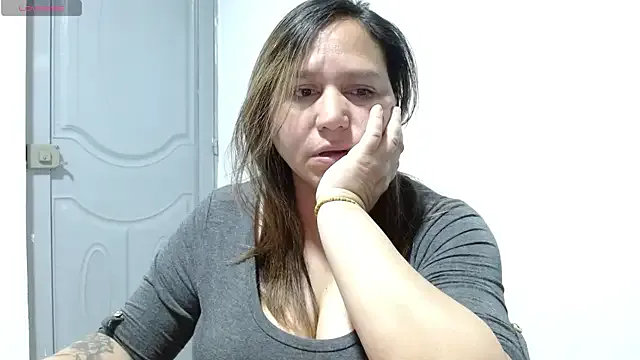 Take1668 – webcam model profile photo Image 11