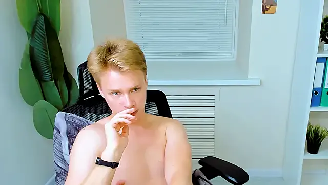 skinny_candy18 – webcam model profile photo Image 5