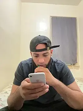 _Tomy08calderon – webcam model profile photo Image 6