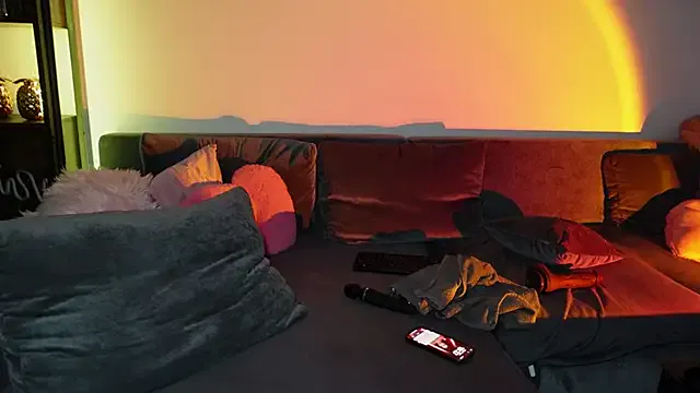 Loverhot12 – webcam model profile photo Image 8