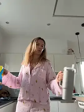 GummieSweetie – webcam model profile photo Image 14