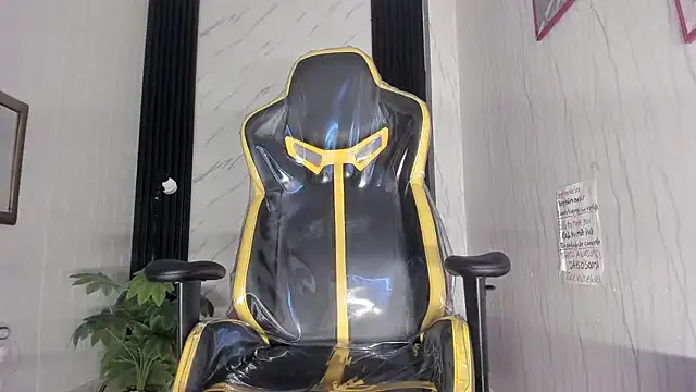 Lil_Curved Image 7