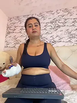 DANYIA – webcam model profile photo Image 11