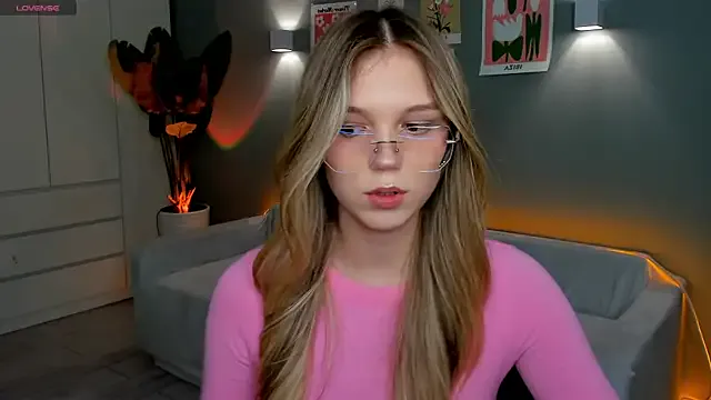 irohani_usagi – webcam model profile photo Image 5