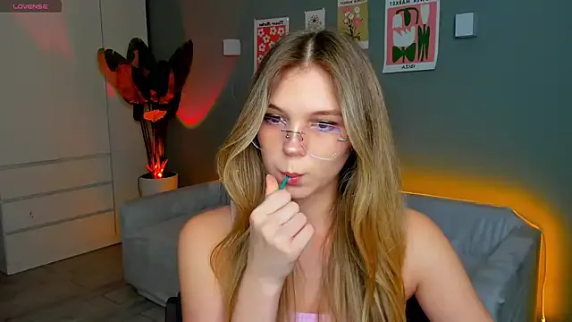 irohani_usagi – webcam model profile photo Image 6