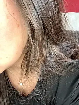 bisexualmilf – webcam model profile photo Image 16