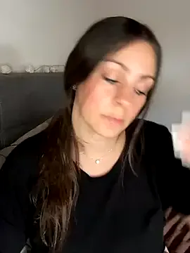 bisexualmilf – webcam model profile photo Image 17