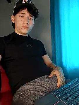 min9811 – webcam model profile photo Image 3