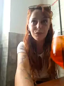 honeybeexx69 – webcam model profile photo Image 10