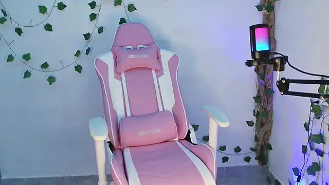 6-naa-96-taa-9 – webcam model profile photo Image 13