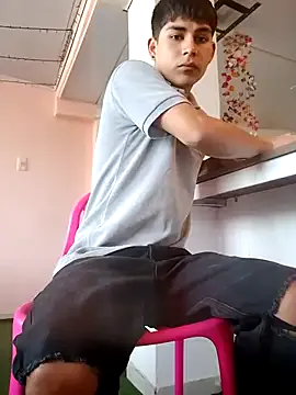 Lukas_strong Image 11