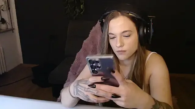 petites_perles – webcam model profile photo Image 2