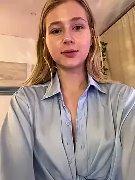 tilliecristello – webcam model profile photo Image 4