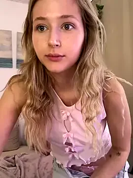 tilliecristello – webcam model profile photo Image 9