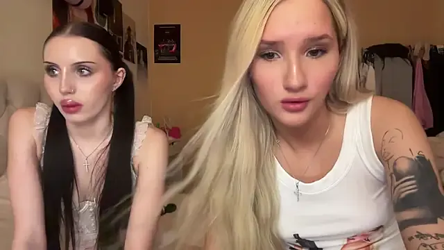 lustytwins Image 10