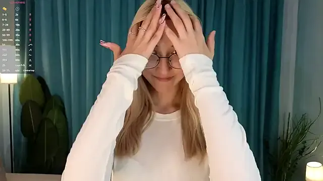 someone_sweet – webcam model profile photo Image 4