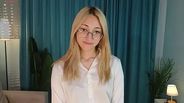 someone_sweet – webcam model profile photo Image 5