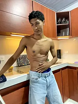 DomManlyGuy – webcam model profile photo Image 14