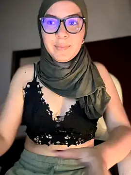 bisexualmilf – webcam model profile photo Image 16