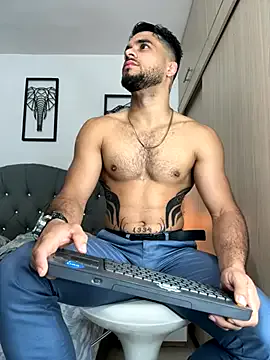 DomManlyGuy – webcam model profile photo Image 18