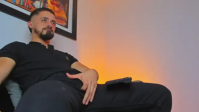 hornyshow_tv – webcam model profile photo Image 13