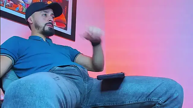 hornyshow_tv – webcam model profile photo Image 4